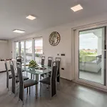 House On First Floor 2258 Vikendica *
