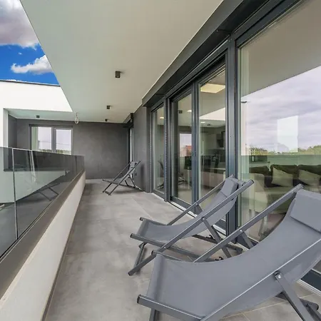 House On First Floor 2258 Holiday home