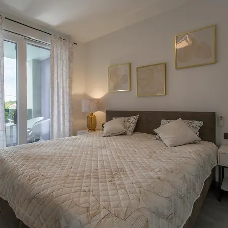 House On First Floor 2258 Сasa de vacaciones *