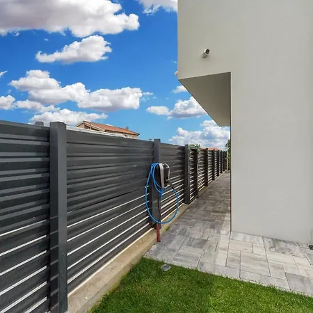 House On First Floor 2258 Сasa de vacaciones Pula