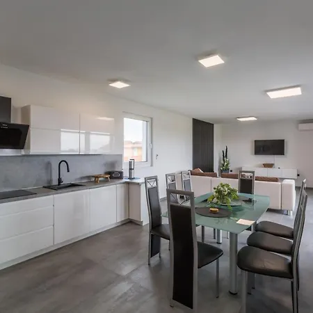 House On First Floor 2258 Сasa de vacaciones