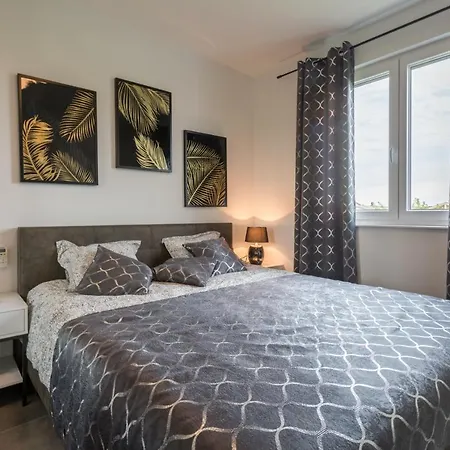 House On First Floor 2258 Сasa de vacaciones *